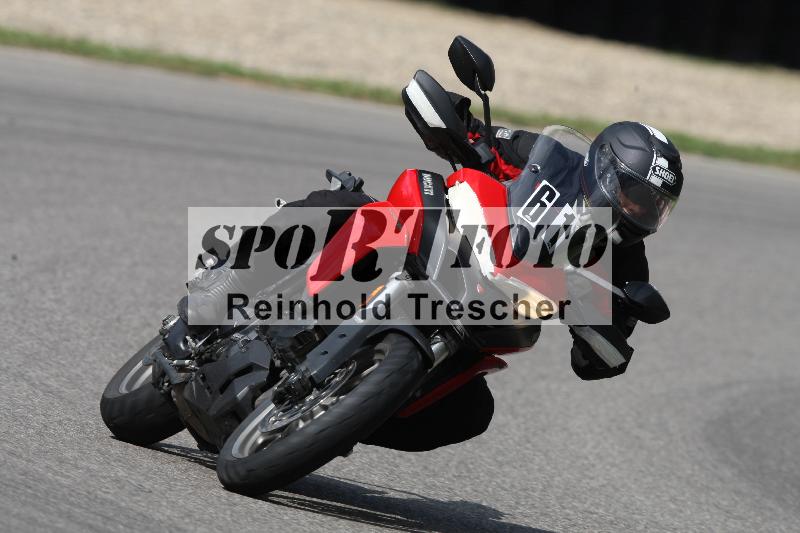 /Archiv-2022/59 31.08.2022 FM Mannhard ADR/Gruppe Mototrend/61